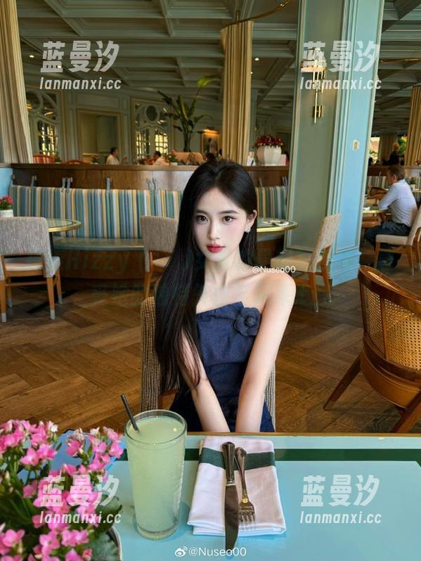探索Hizzy (히지)女友的最新写真集，感受她的独特气质与风采.txt